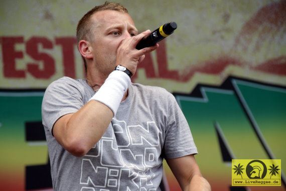 Mono + Nikitaman with The Royal Flash Band (D) 26. Summer Jam Koeln 02. Juli 2011 Red Stage (6).JPG
